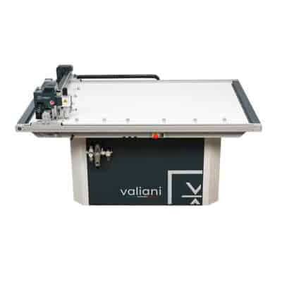 CLC | Valiani Invicta is a versatile flatbed cutting table.